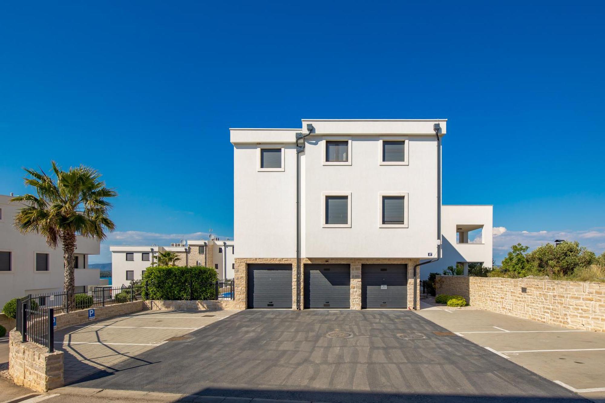 Luxury Apartment Hyperion With Private Pool And Garden ムルテル エクステリア 写真