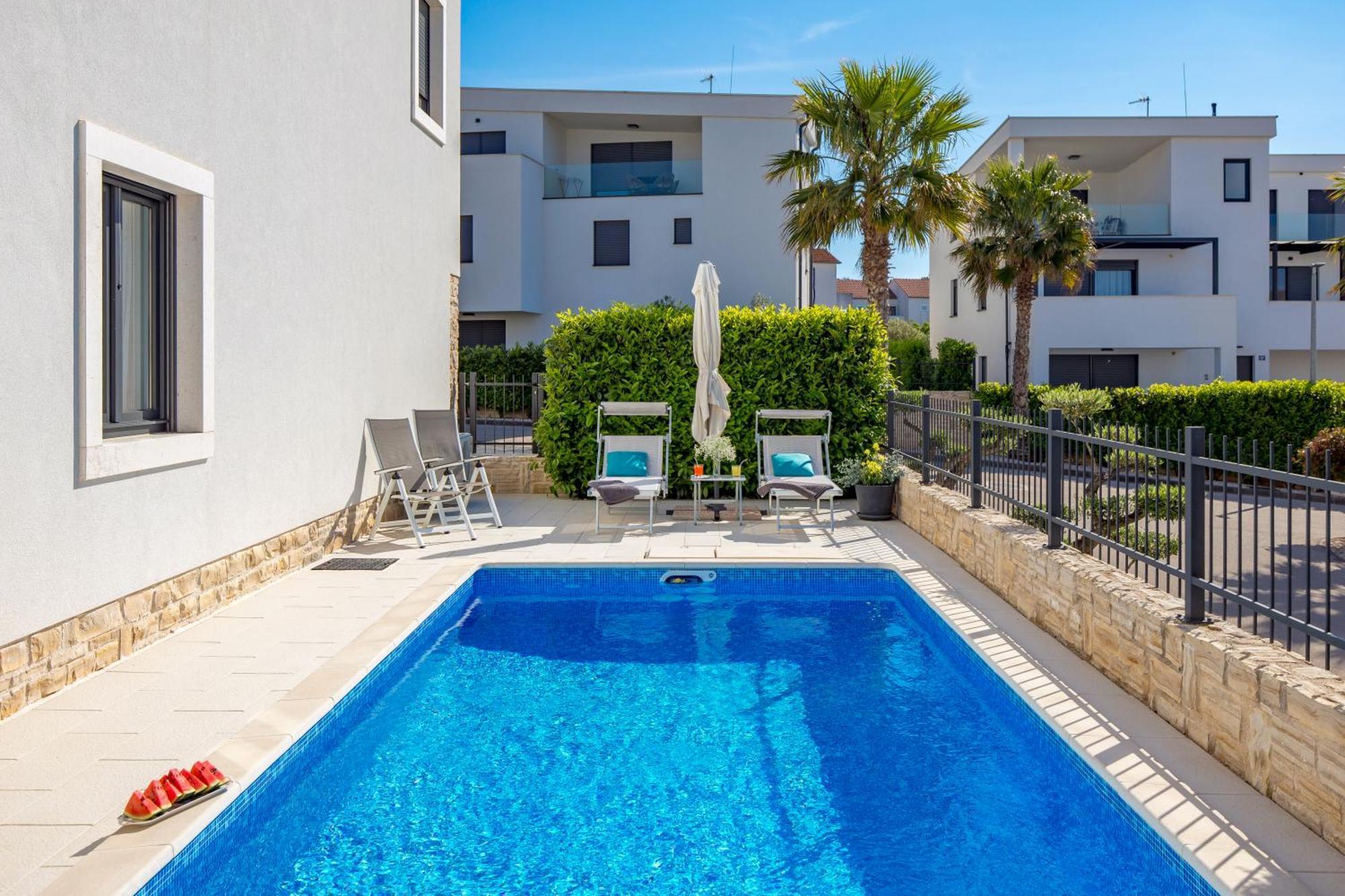 Luxury Apartment Hyperion With Private Pool And Garden ムルテル エクステリア 写真