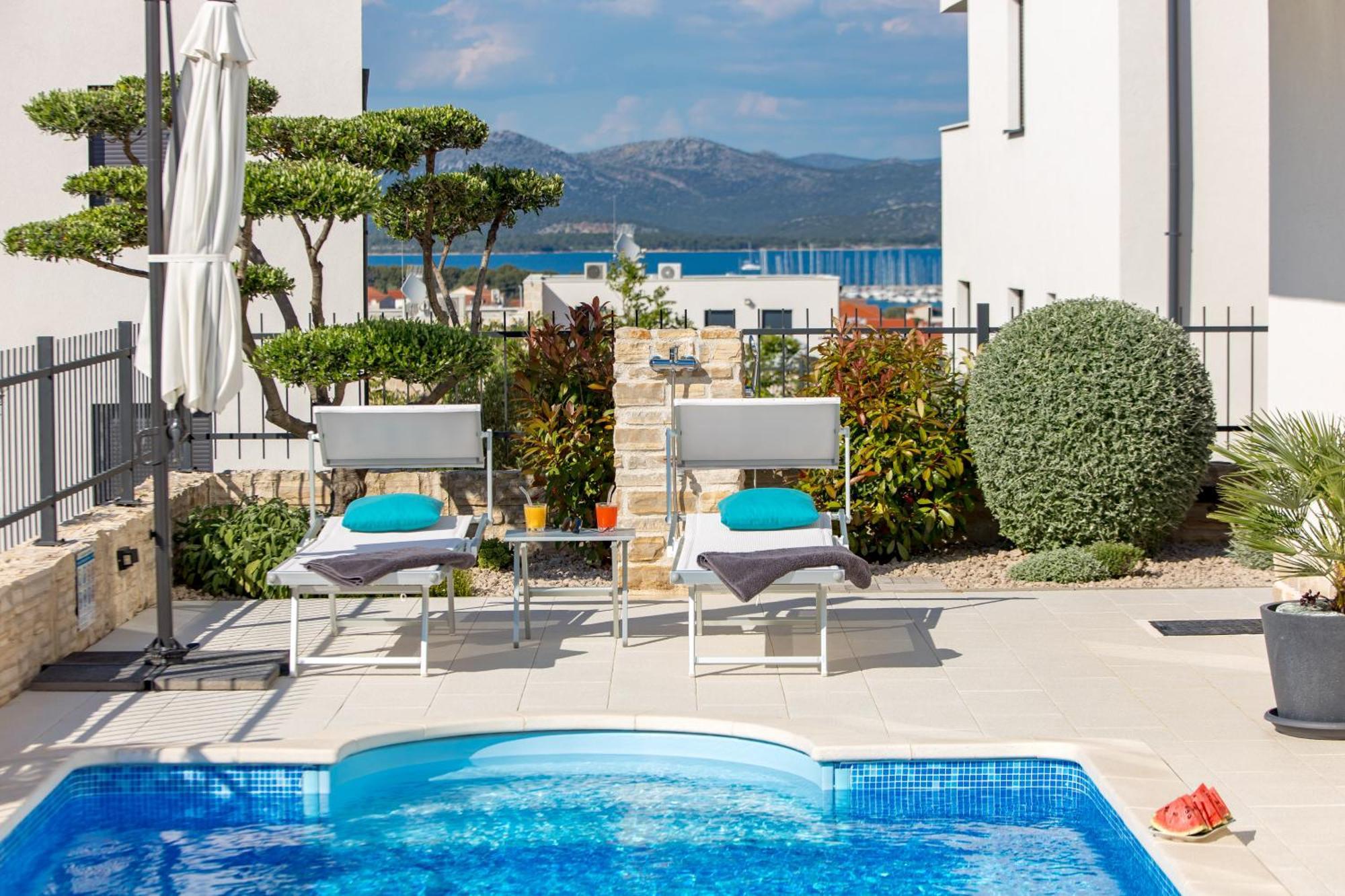 Luxury Apartment Hyperion With Private Pool And Garden ムルテル エクステリア 写真
