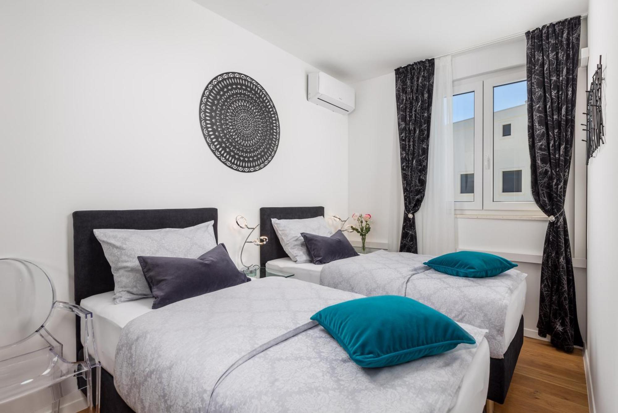 Luxury Apartment Hyperion With Private Pool And Garden ムルテル エクステリア 写真