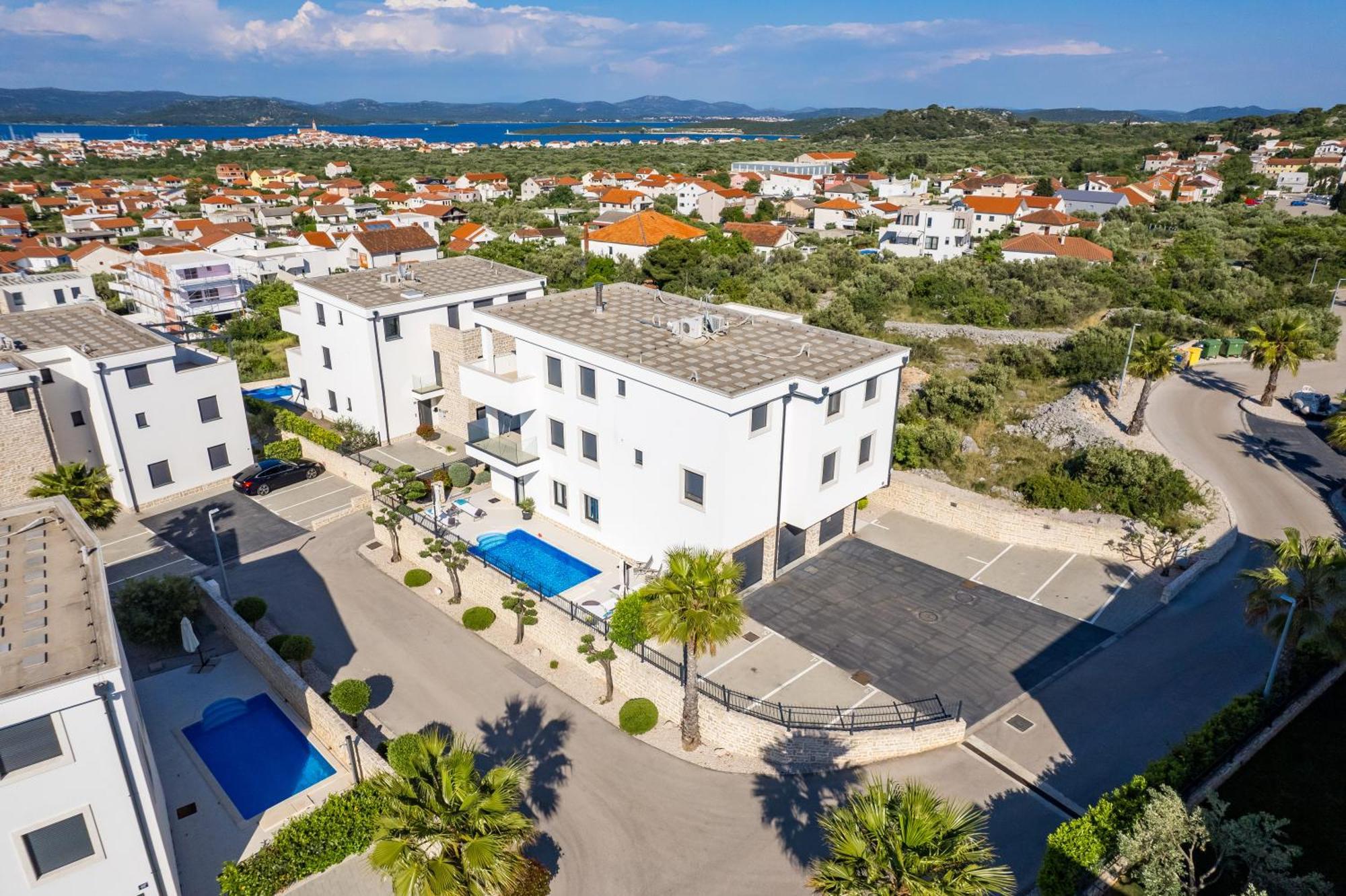 Luxury Apartment Hyperion With Private Pool And Garden ムルテル エクステリア 写真