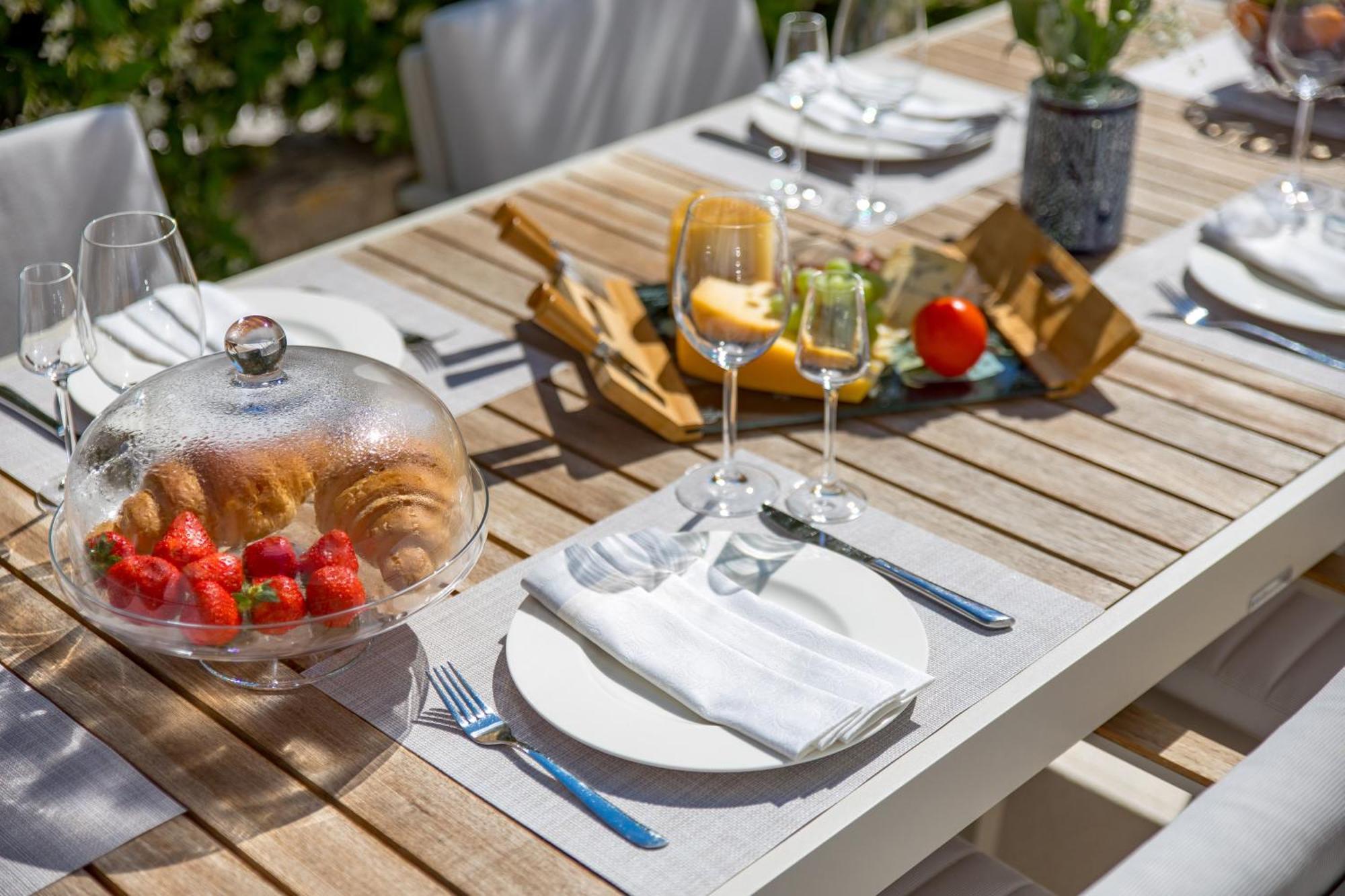 Luxury Apartment Hyperion With Private Pool And Garden ムルテル エクステリア 写真