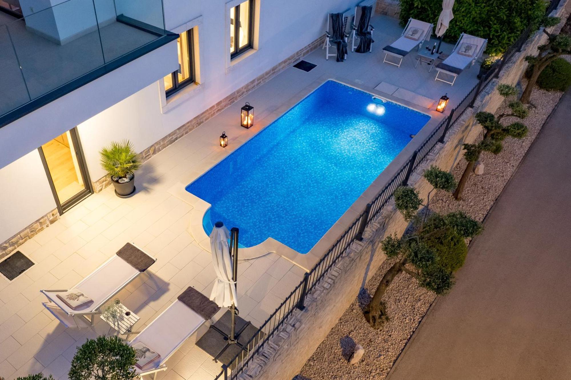 Luxury Apartment Hyperion With Private Pool And Garden ムルテル エクステリア 写真