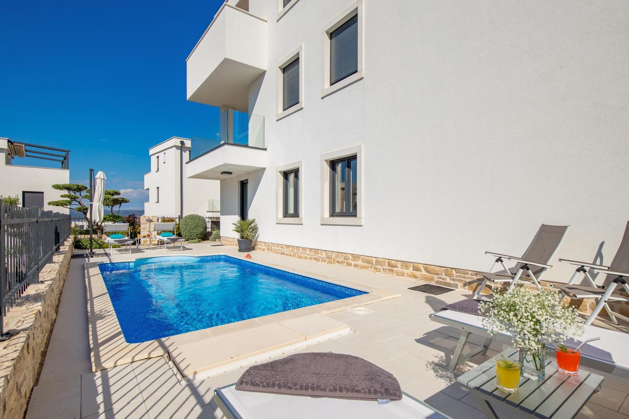 Luxury Apartment Hyperion With Private Pool And Garden ムルテル エクステリア 写真
