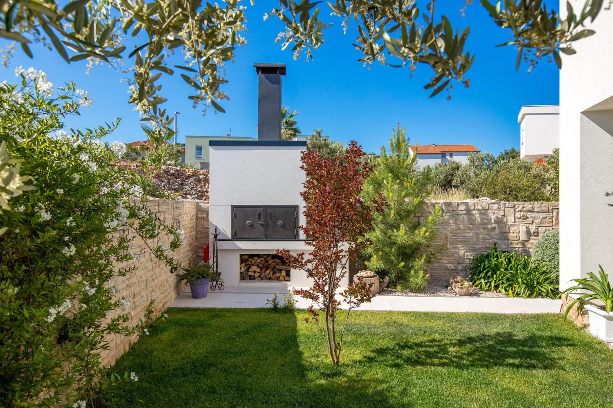 Luxury Apartment Hyperion With Private Pool And Garden ムルテル エクステリア 写真