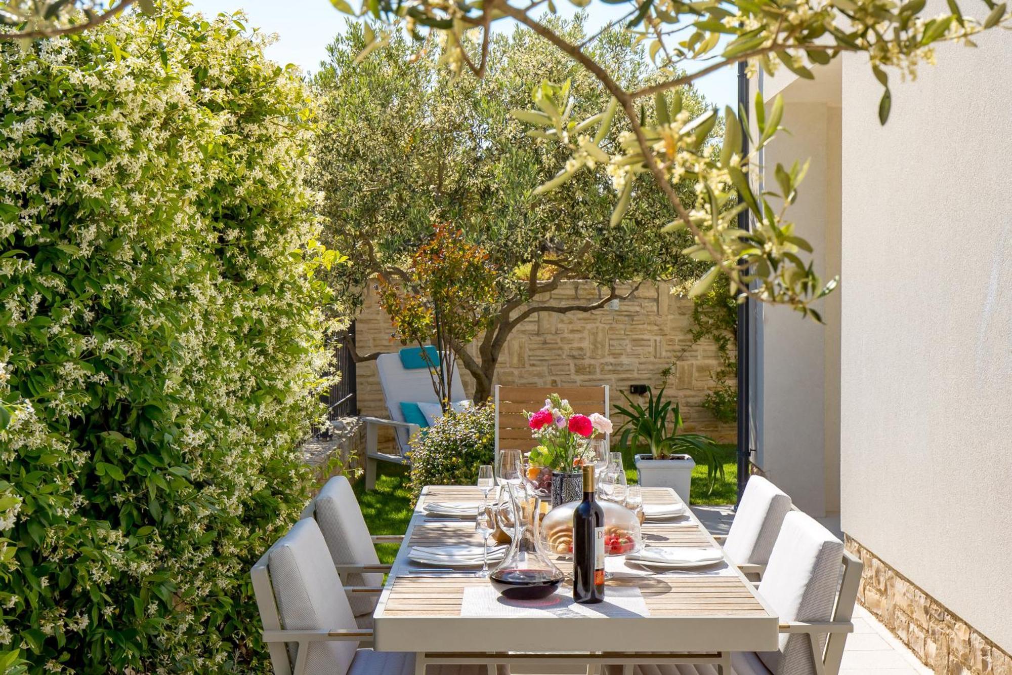 Luxury Apartment Hyperion With Private Pool And Garden ムルテル エクステリア 写真