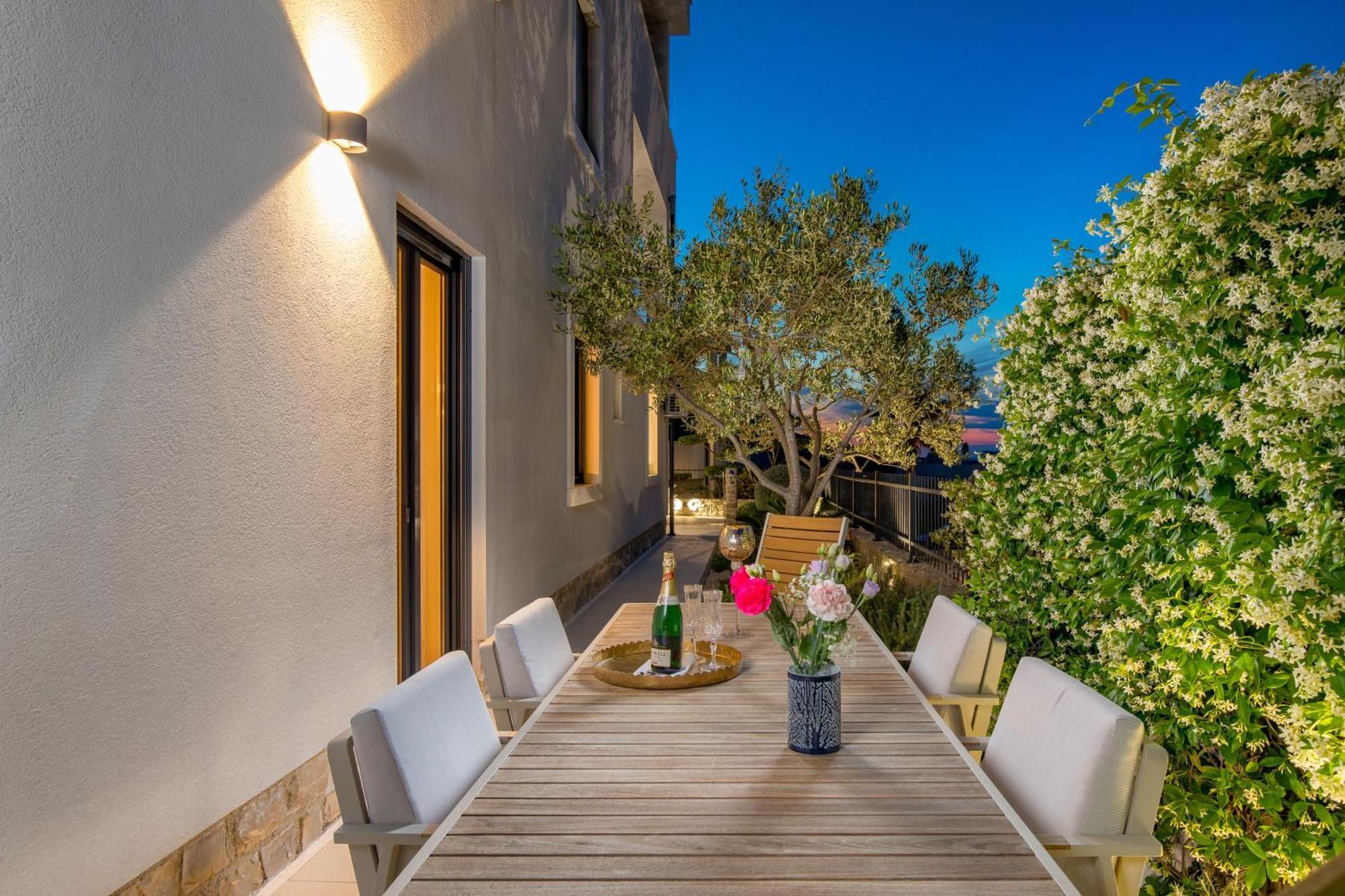 Luxury Apartment Hyperion With Private Pool And Garden ムルテル エクステリア 写真