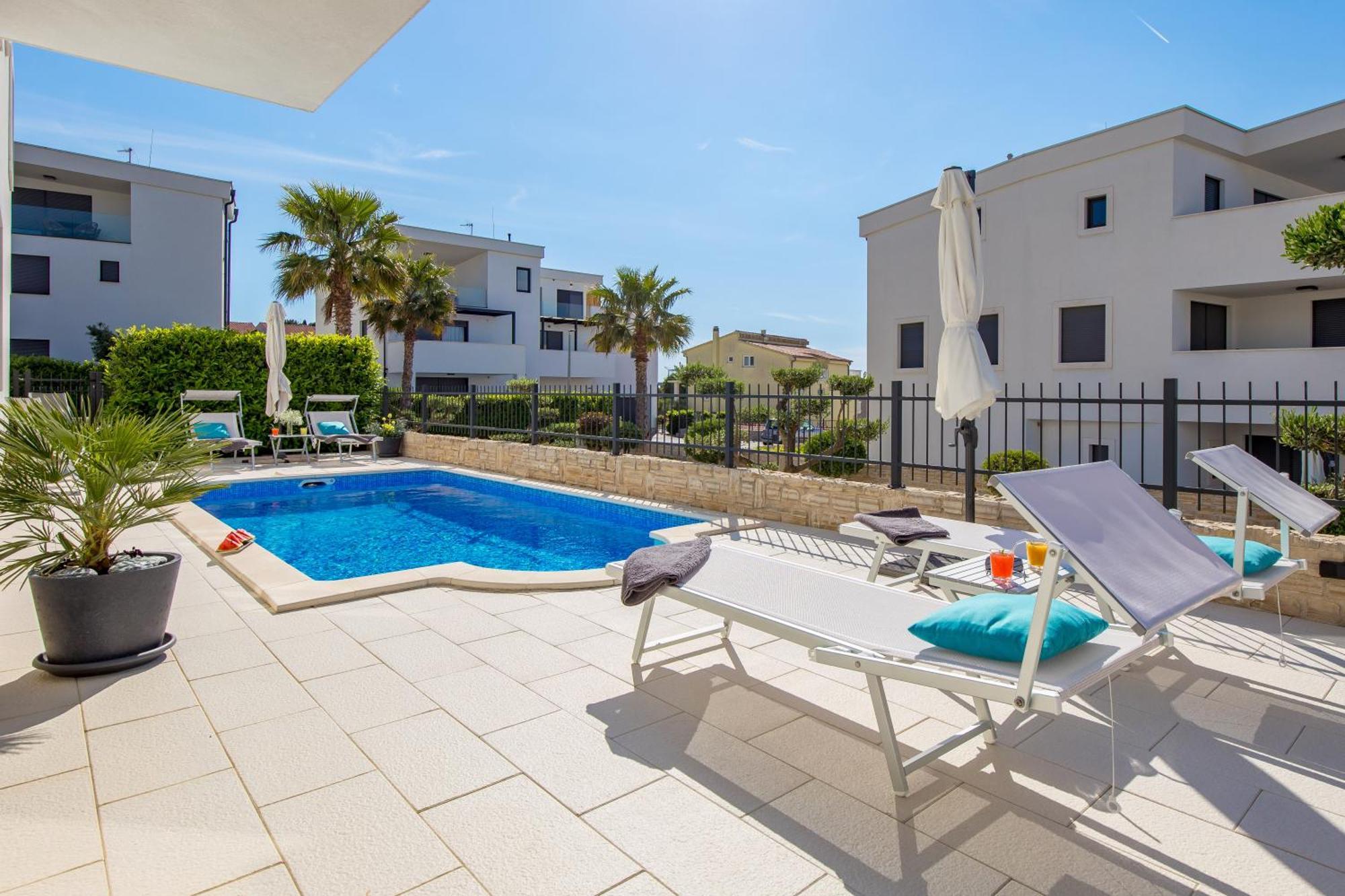 Luxury Apartment Hyperion With Private Pool And Garden ムルテル エクステリア 写真